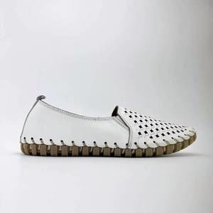 NEW GELATO women's theist slip-on shoes in white